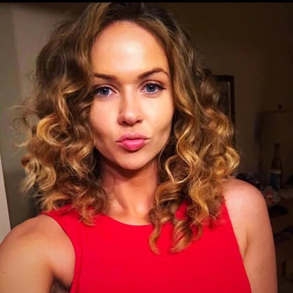 Meet your Posher, Melissa - Picture 1 of 1